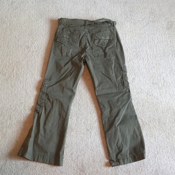 Size 9 Garage olive flared cargo pants - Picture 2 of 3